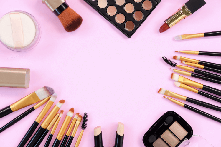 Dicas Essenciais para Transportar Seus Produtos de Beleza em Viagens