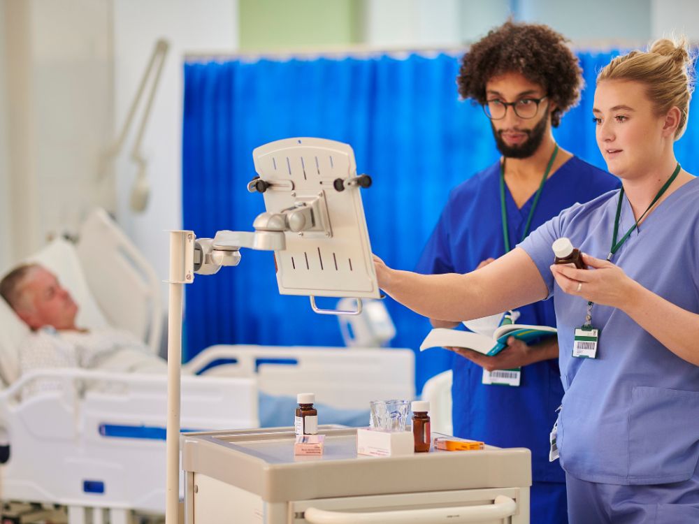 o que é invasivo na medicina